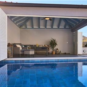 4 Bedroom Villa with pool and terrace near Dubrovnik, Sleeps 8